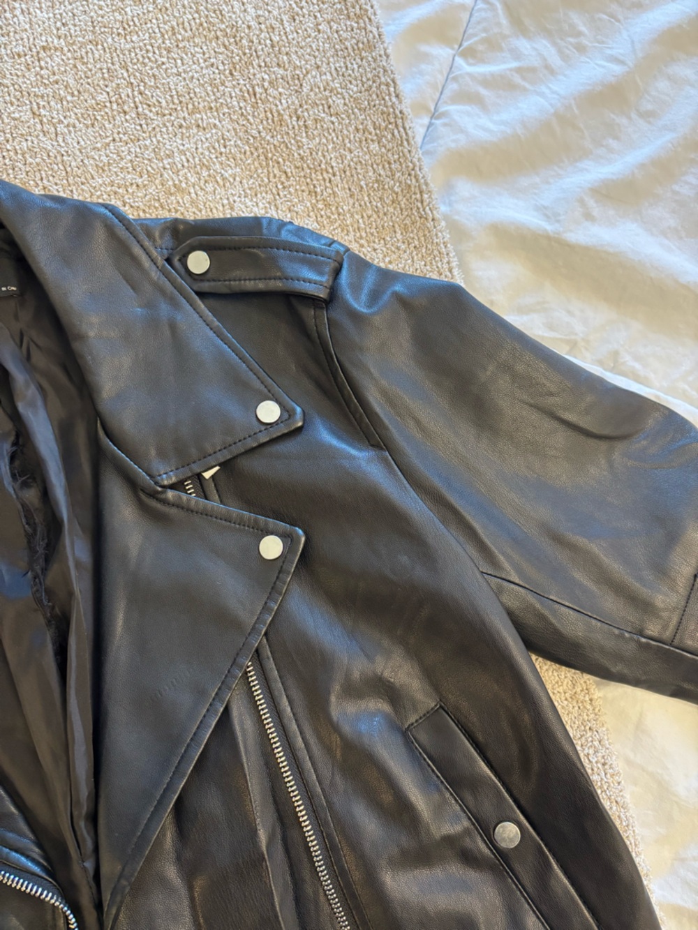 Leather jacket - Picture 5 of 11